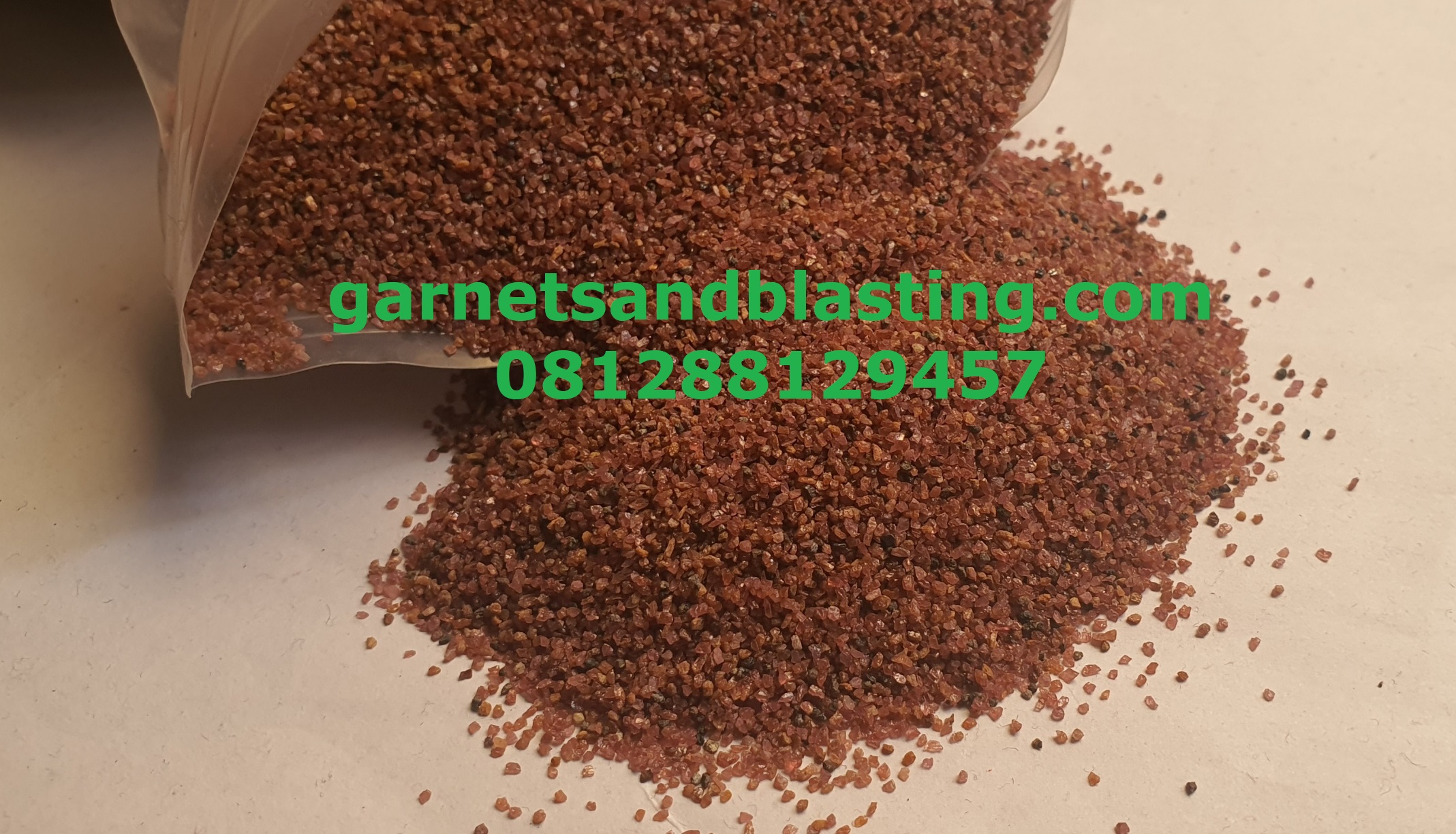 Distributor garnet sand